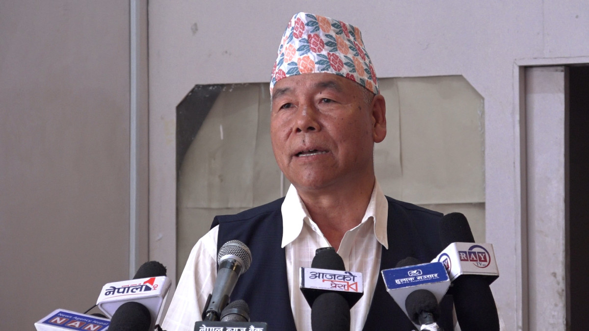 सत्तारूढ दलहरू एकअर्कालाई सिध्याउने मानसिकताले अघि बढे : देव गुरुङ