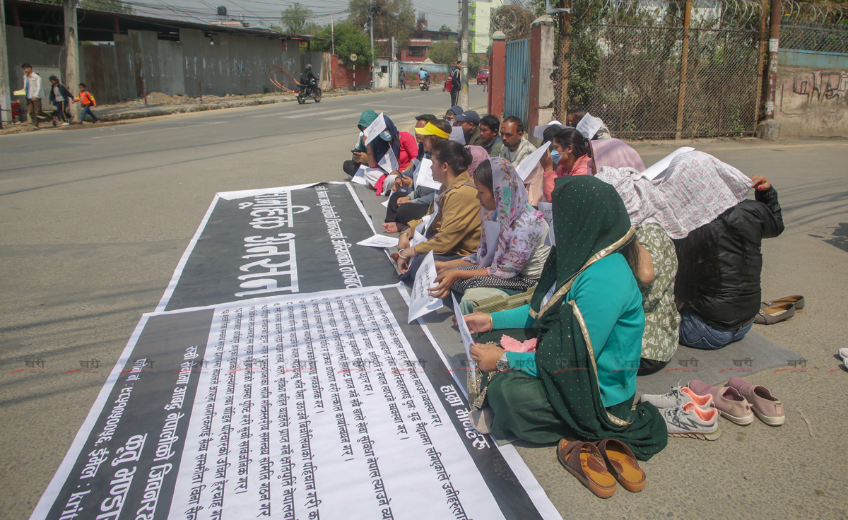 Dharna_Russi-ambassy-(2)-1713765946.jpg