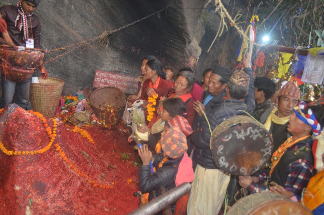 ५० हजार भक्तजनले गरे दुप्चेश्वर दर्शन