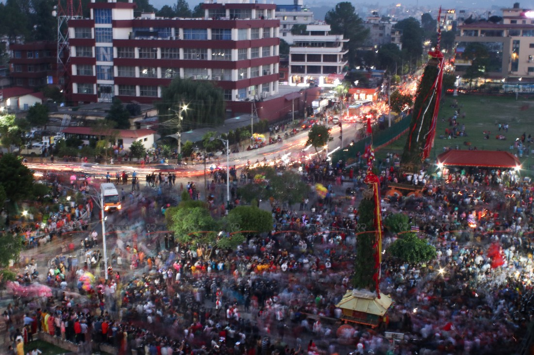 रातो मछिन्द्रनाथ र मीननाथको रथ जावलाखेल पुर्‍याइयो (तस्बिरहरू)