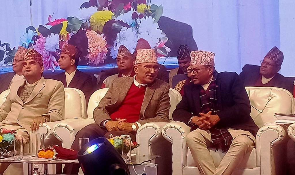 गभर्नर अधिकारी भन्छन्– अब सरकारी बैंक मर्जरको समय आयो कि !