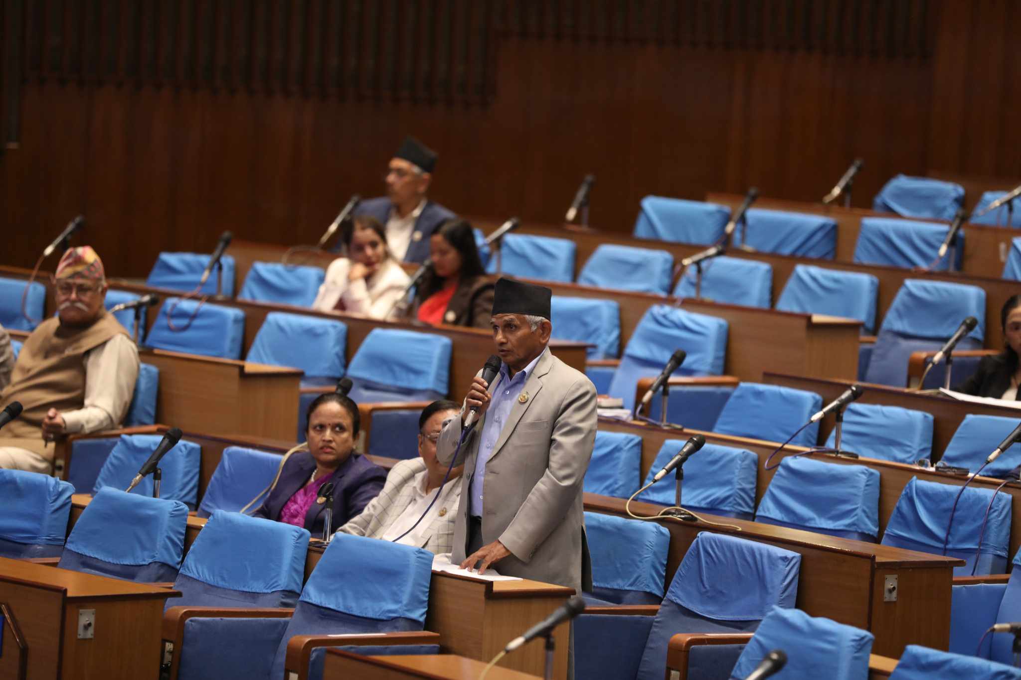 प्रतिनिधिसभा बैठक १५ मिनेटका लागि स्थगित