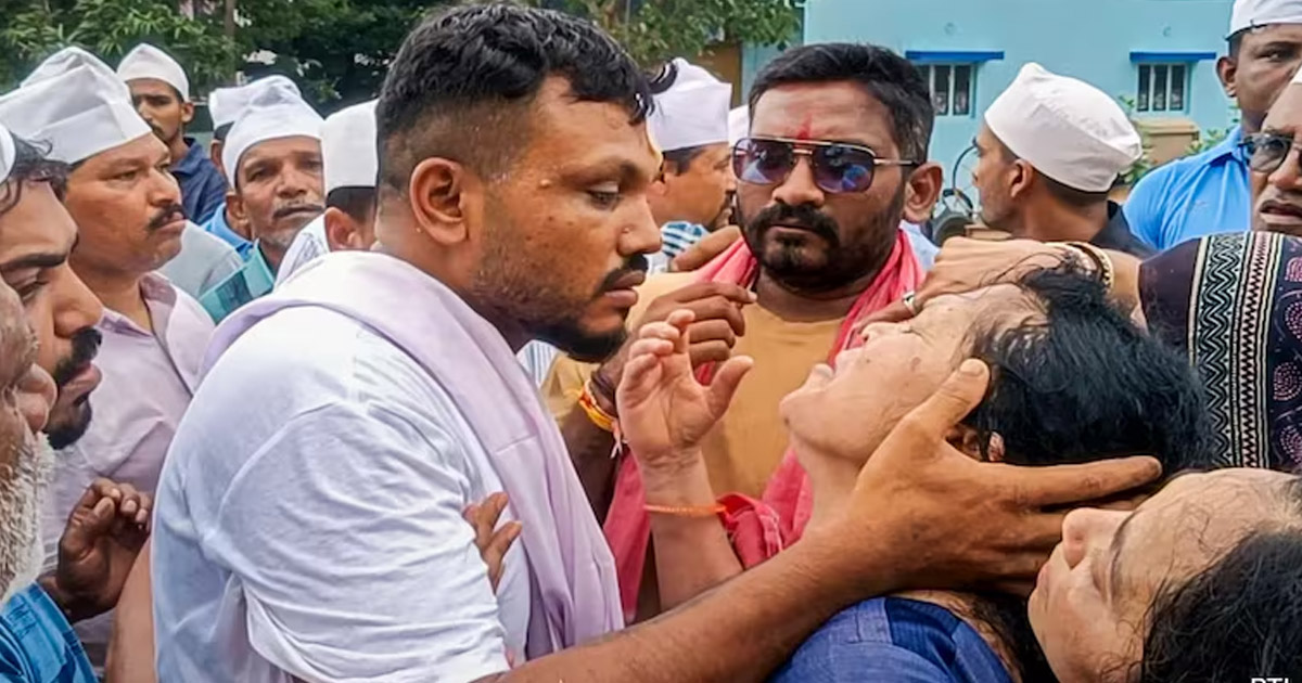 एयर इन्डिया विमान दुर्घटनाका जीवित विश्वासकुमार दाइको अन्त्येष्टिमा सहभागी