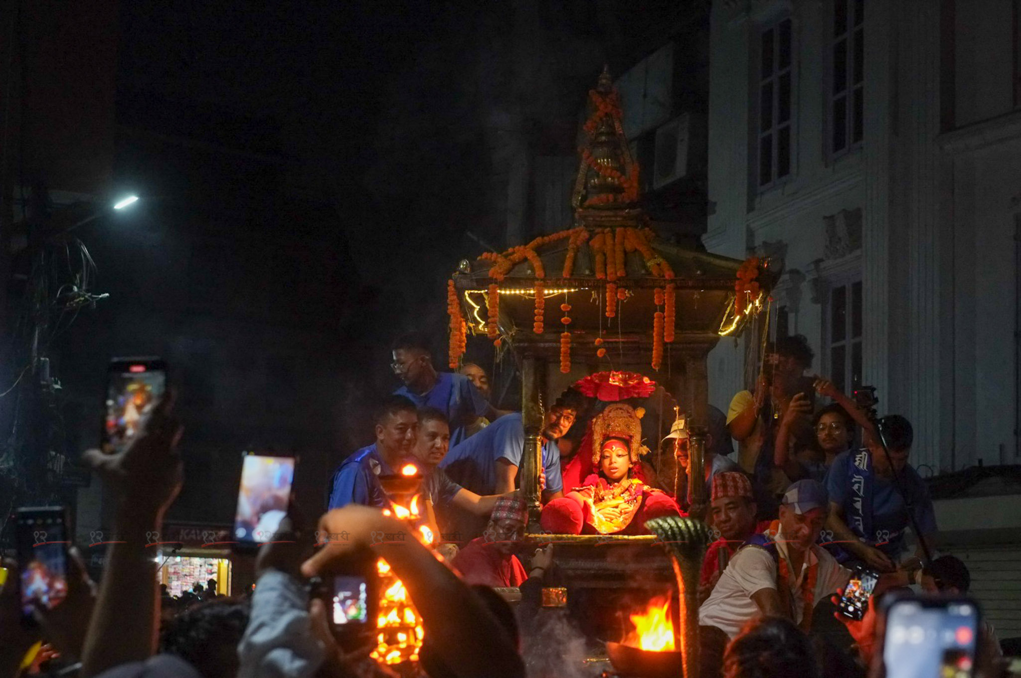 कुमारी, भैरव र गणेशको रथ परिक्रमा (तस्बिरहरू)