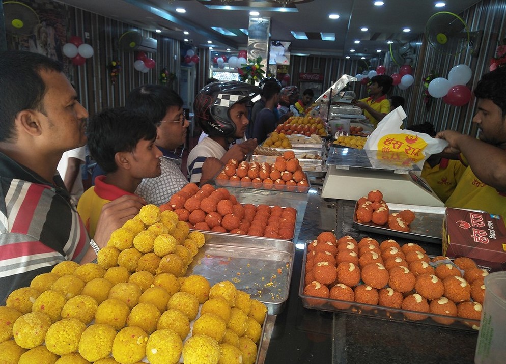 जनकपुरमा अष्टमीको दिन तीन करोडको लड्डु बिक्री