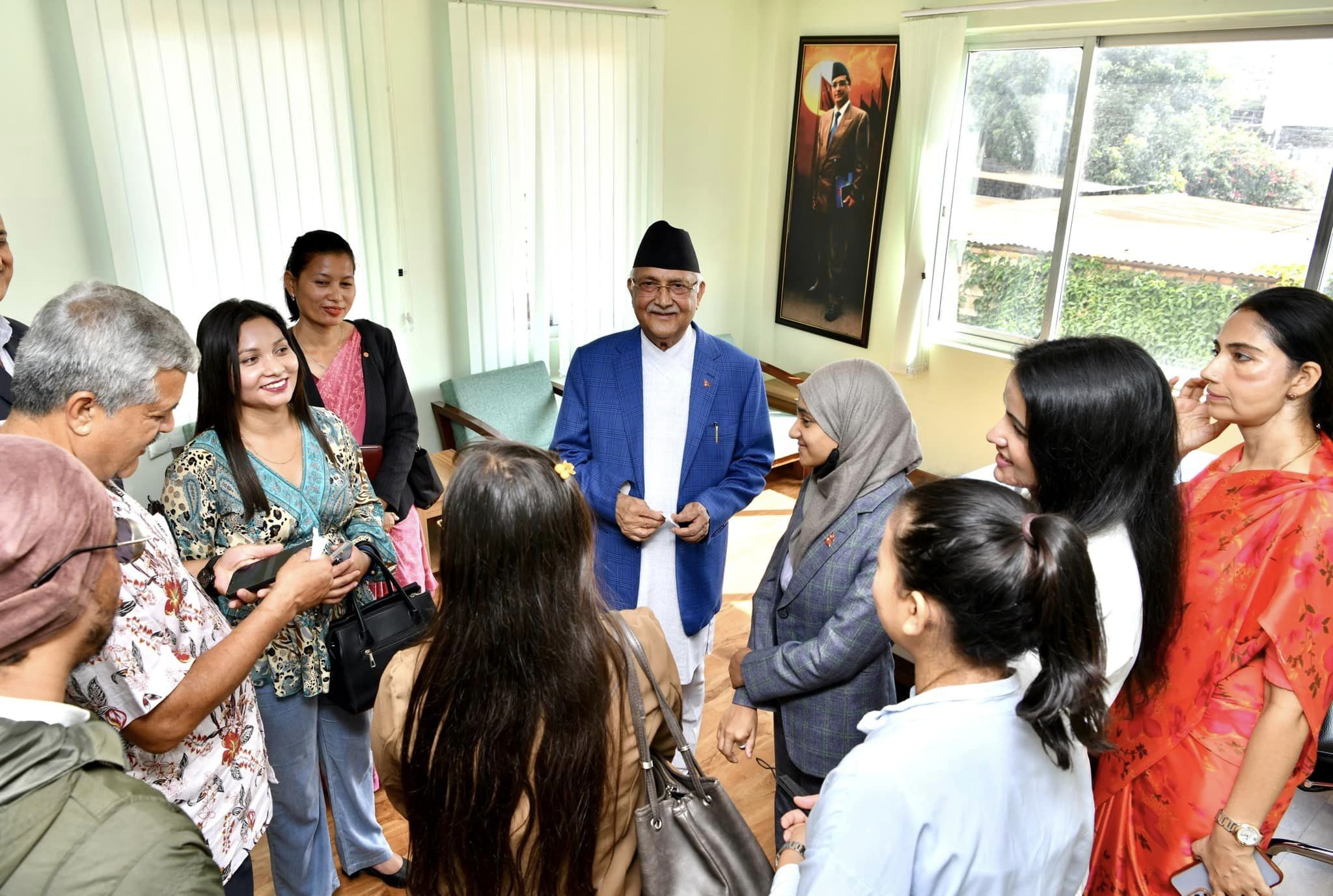 KP-Oli-with-Acid-Survivors-(4)-1694434892.jpg