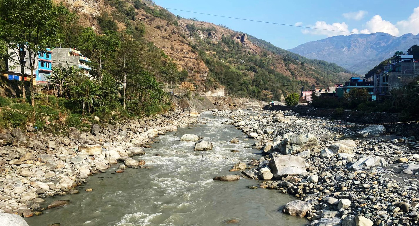 साँघुरिँदै कालीगण्डकी नदी : हराउँदै मौलिक स्वरुप