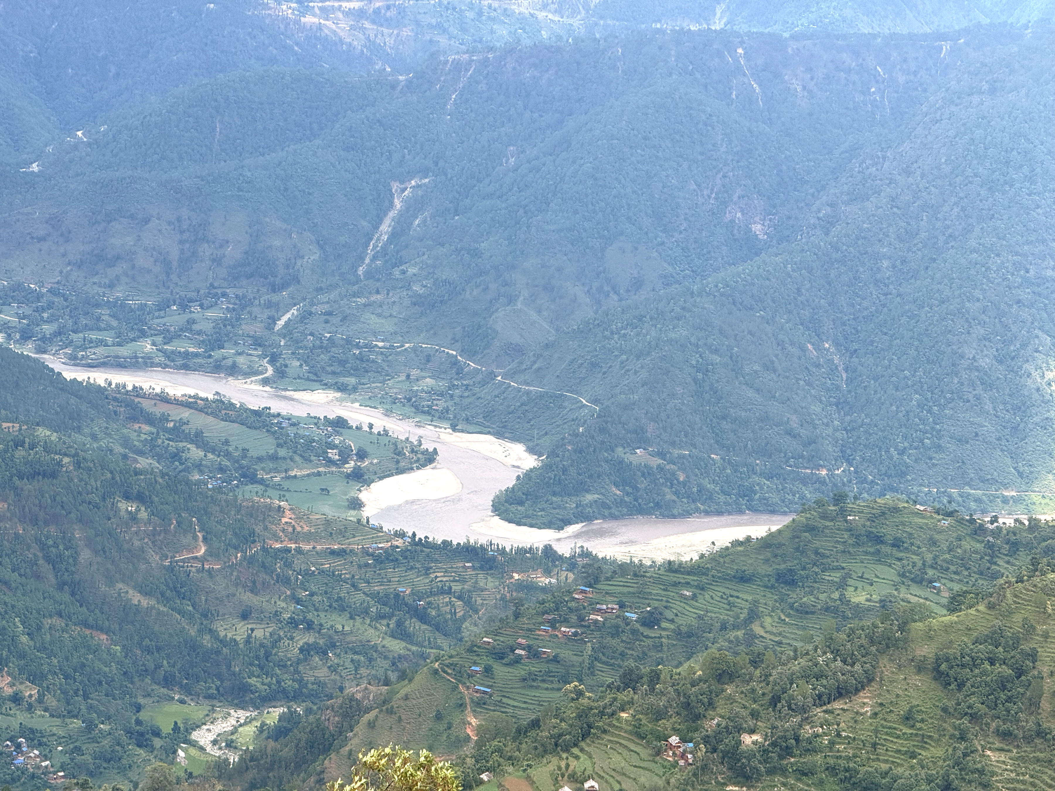 कर्णाली राजमार्गमा ठूला सवारीसाधन सञ्चालनमा रोक