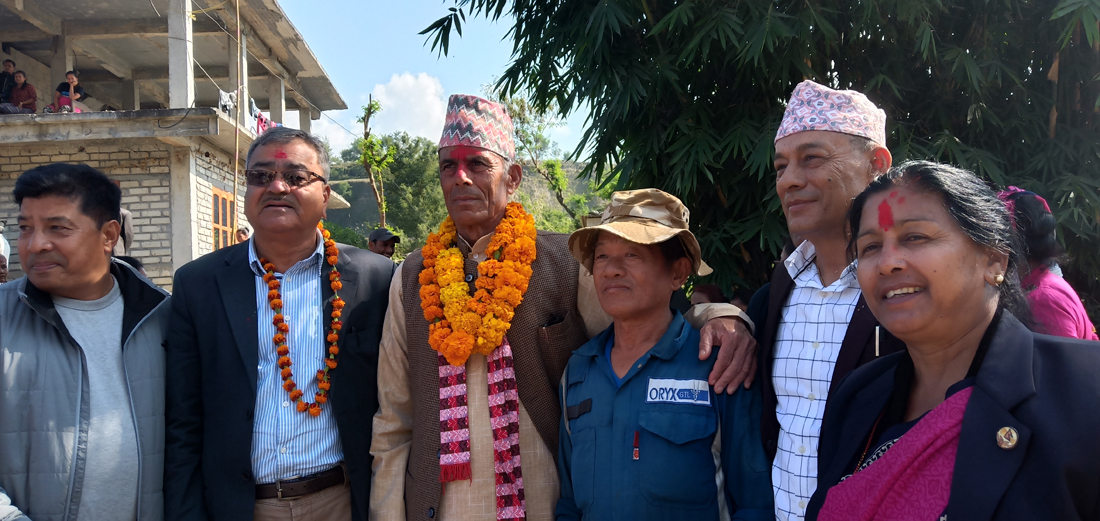 कास्कीका उमेदवारालाई सुझाव : ‘तपाईंहरु सुध्रिनुहोस, हामीलाई लालपूर्जा दिनुहोस्’ 