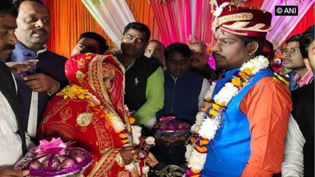 बेहुला-बेहुलीले एकअर्कालाई लगाए लसुन-प्याजको माला, उपहारमा पनि प्याज