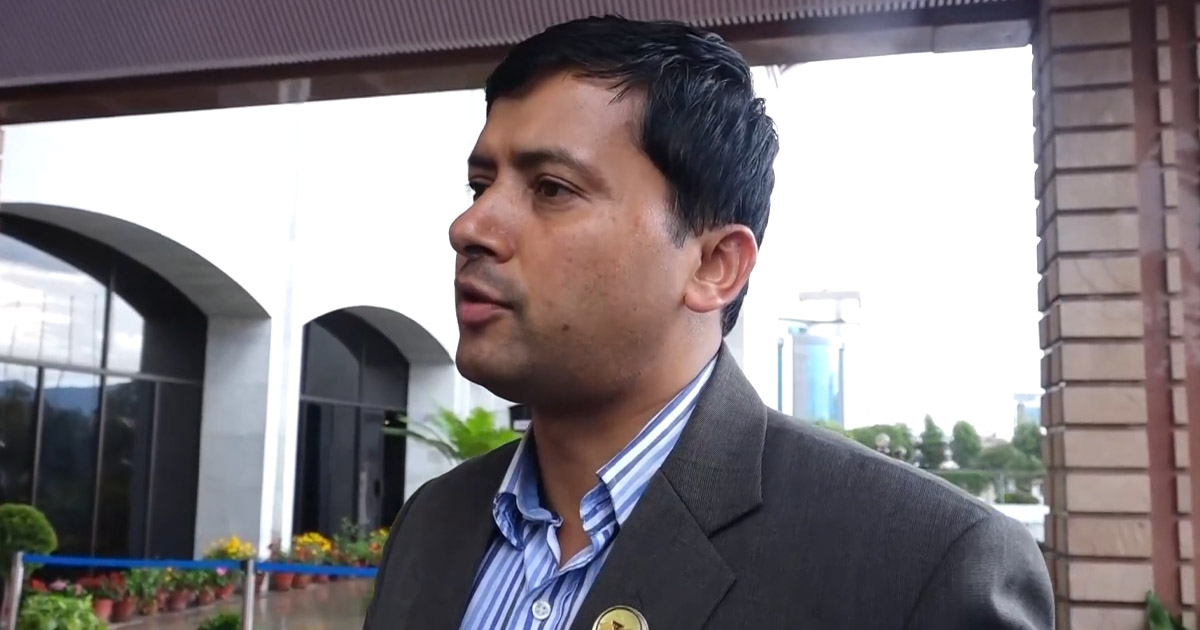 रास्वपाको निलो रिबनबारे एमाले भन्छ– हिँड्दा अपमानित महसुस हुने अवस्था आयो