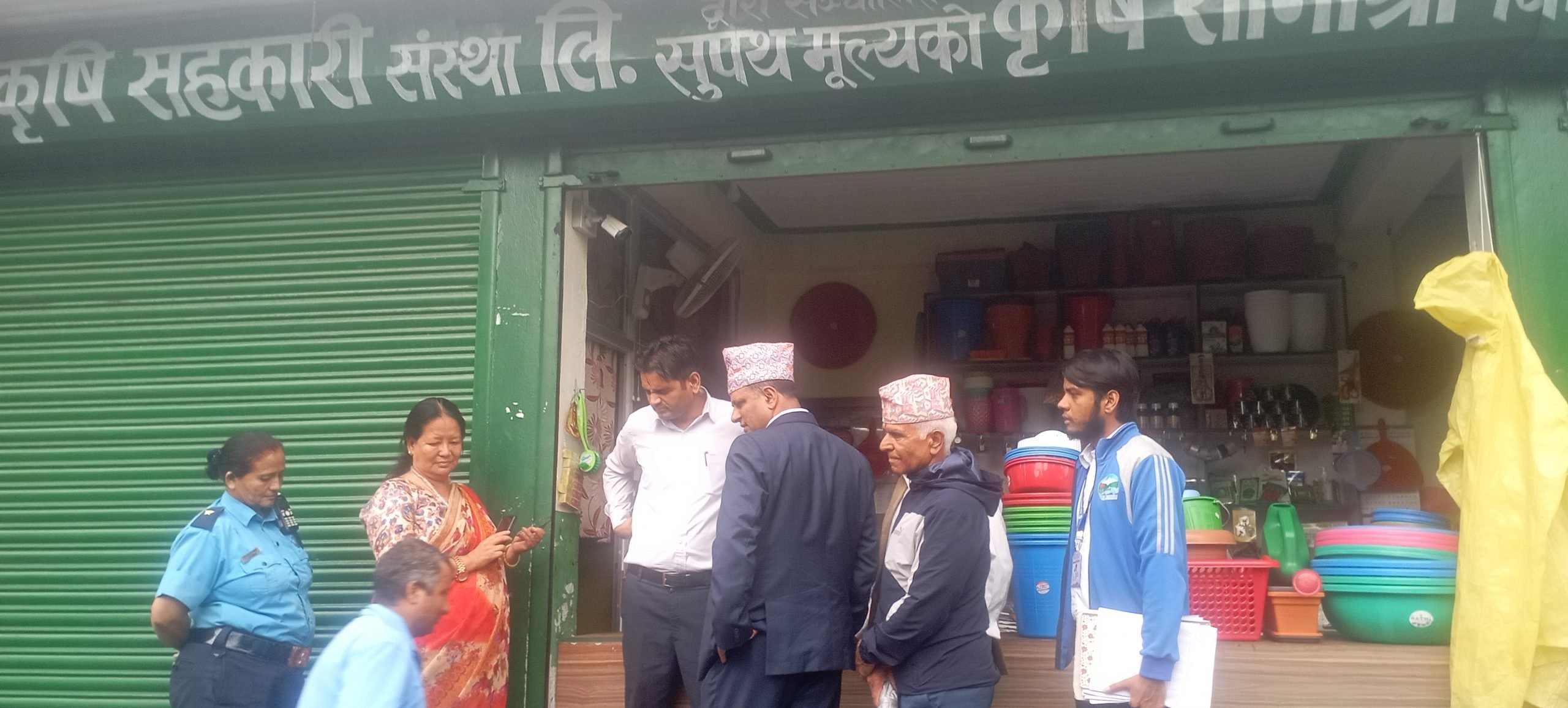 पोखरामा अनुदानको मल महँगोमा बेच्ने दुई संस्थालाई जरिबाना