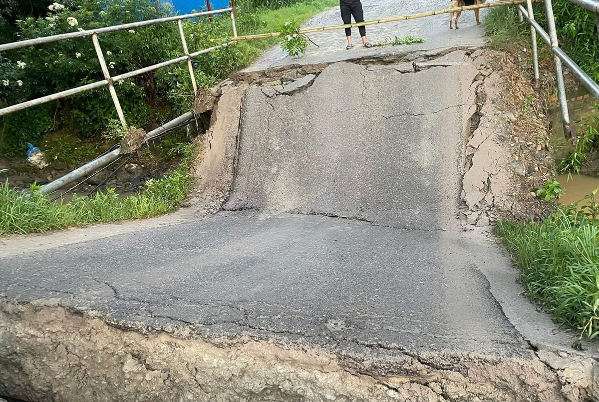 नालामा पुल भाँचियो, काठमाडौं जाने वैकल्पिक सडक अवरुद्ध