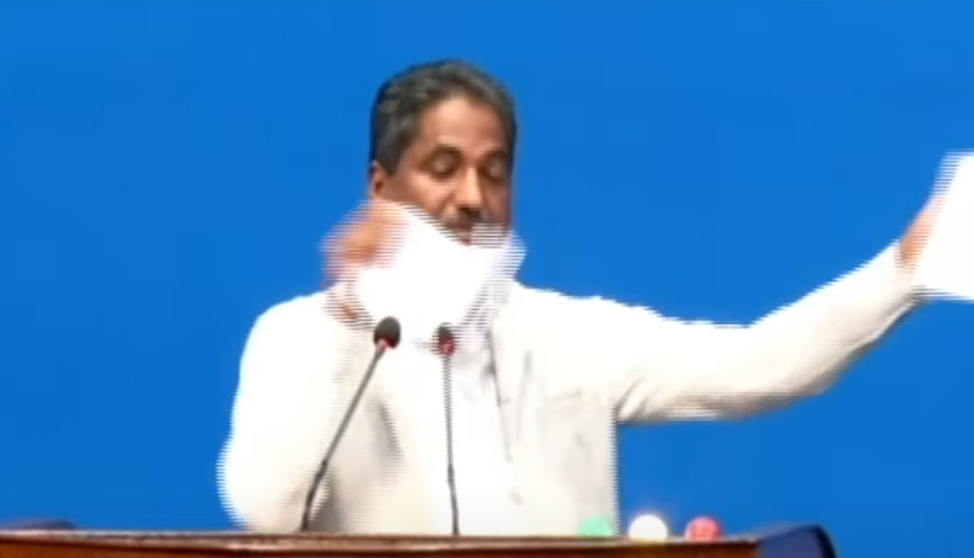 प्रभु साहले च्याते निजामती विधेयक, भन्छन्– पारित भए आगो बल्छ