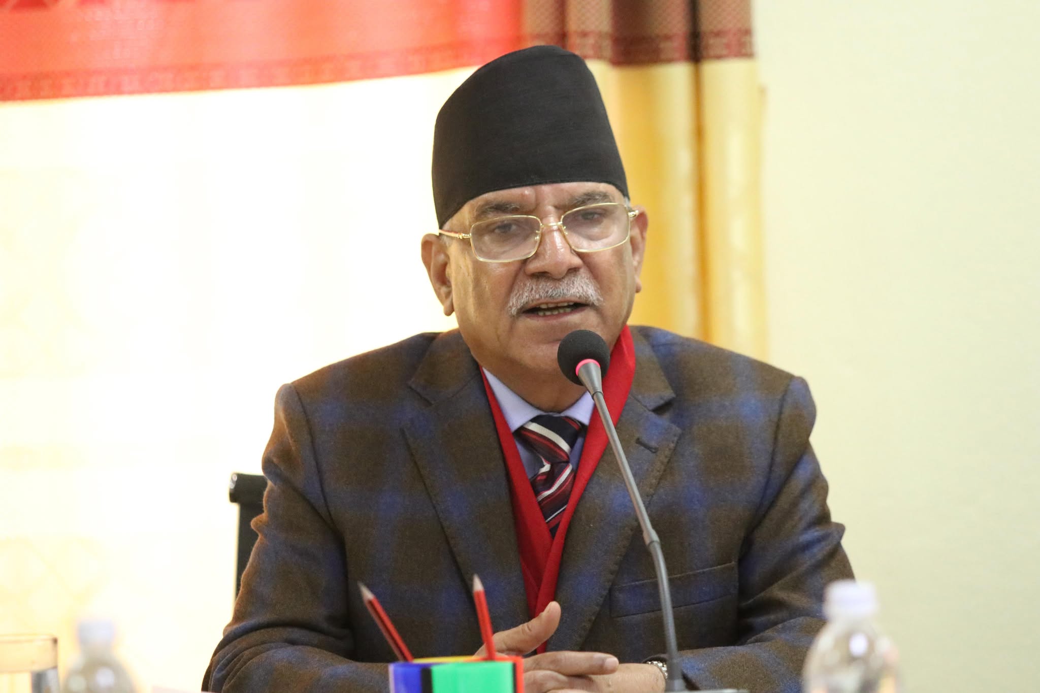 छलफलमा जुट्दै विपक्षी नेता, माओवादी दलको कार्यालयमा बैठक
