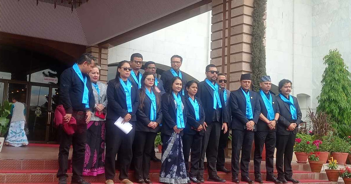 कालो पोसाकमा पुगे रास्वपा सांसद, प्रधानमन्त्रीसँगको प्रश्नोत्तर हटाइयो