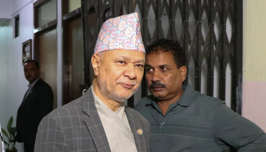 पदपूर्तिमा सहमति नजुटेपछि शिक्षामन्त्री सानेपामा, देउवासँग छुट्टै छलफल गर्दै