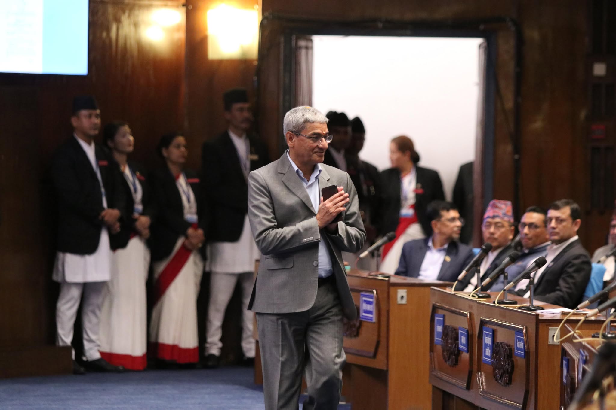 आफ्नै पुरानो अभिव्यक्तिले कसरी अप्ठेरोमा पर्दैछन् गृहमन्त्री ?