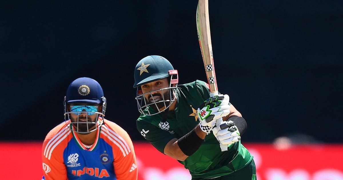 पाकिस्तानले गुमायो चौथो विकेट, रिजवान ३१ रन थपेर आउट