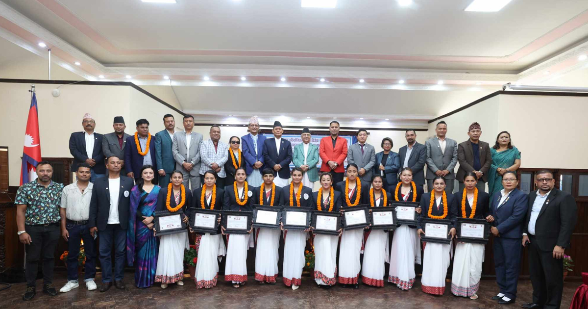 अन्तर्राष्ट्रिय प्रतियोगितामा पदक विजेता खेलाडीलाई पुरस्कार, विजयले पाए ६५ लाख