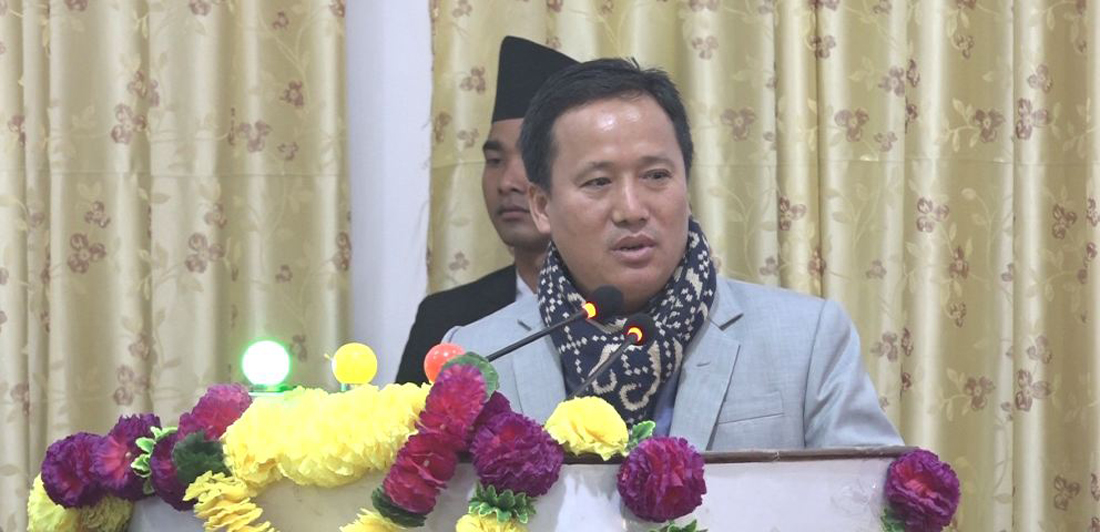प्रचण्डलाई कांग्रेसको जवाफ– ‘जोसँग ज्यानको दुहाइ मागियो उसैलाई गाली ?’