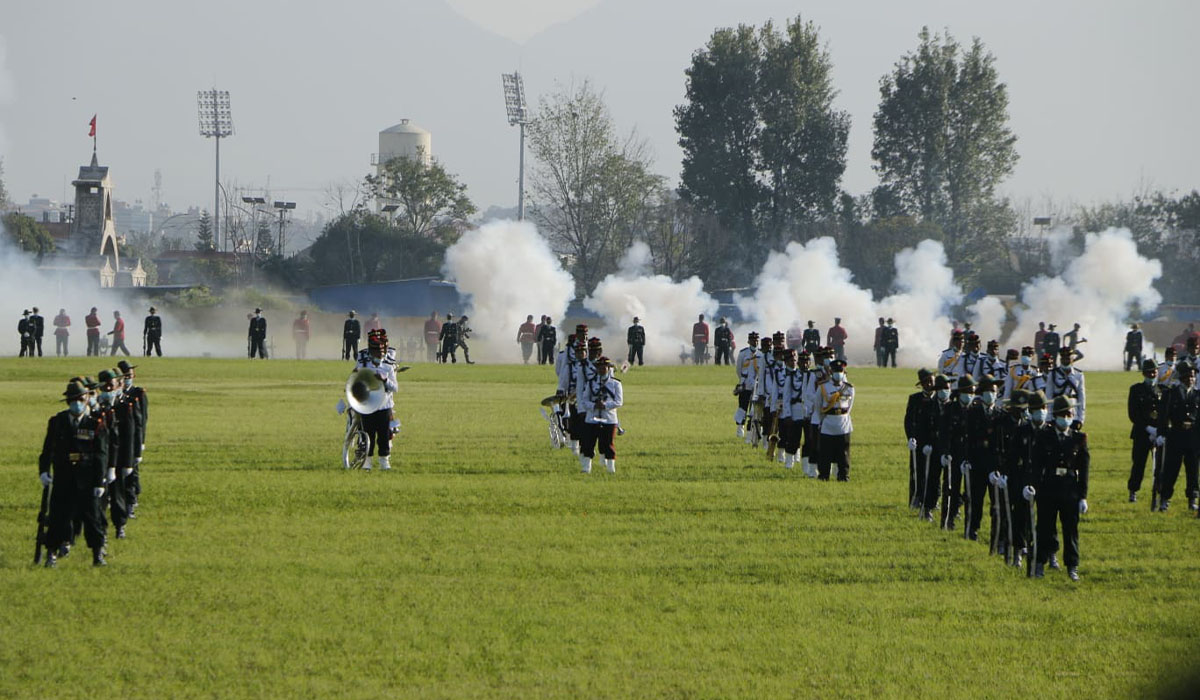 यस्तो देखियो टुँडिखेलमा सेनाको फूलपाती बढाइँ (तस्बिरमा)