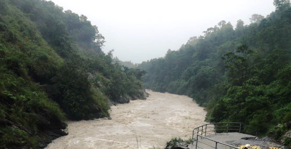 सेती नदीमा खसेर साइकलयात्री बेपत्ता