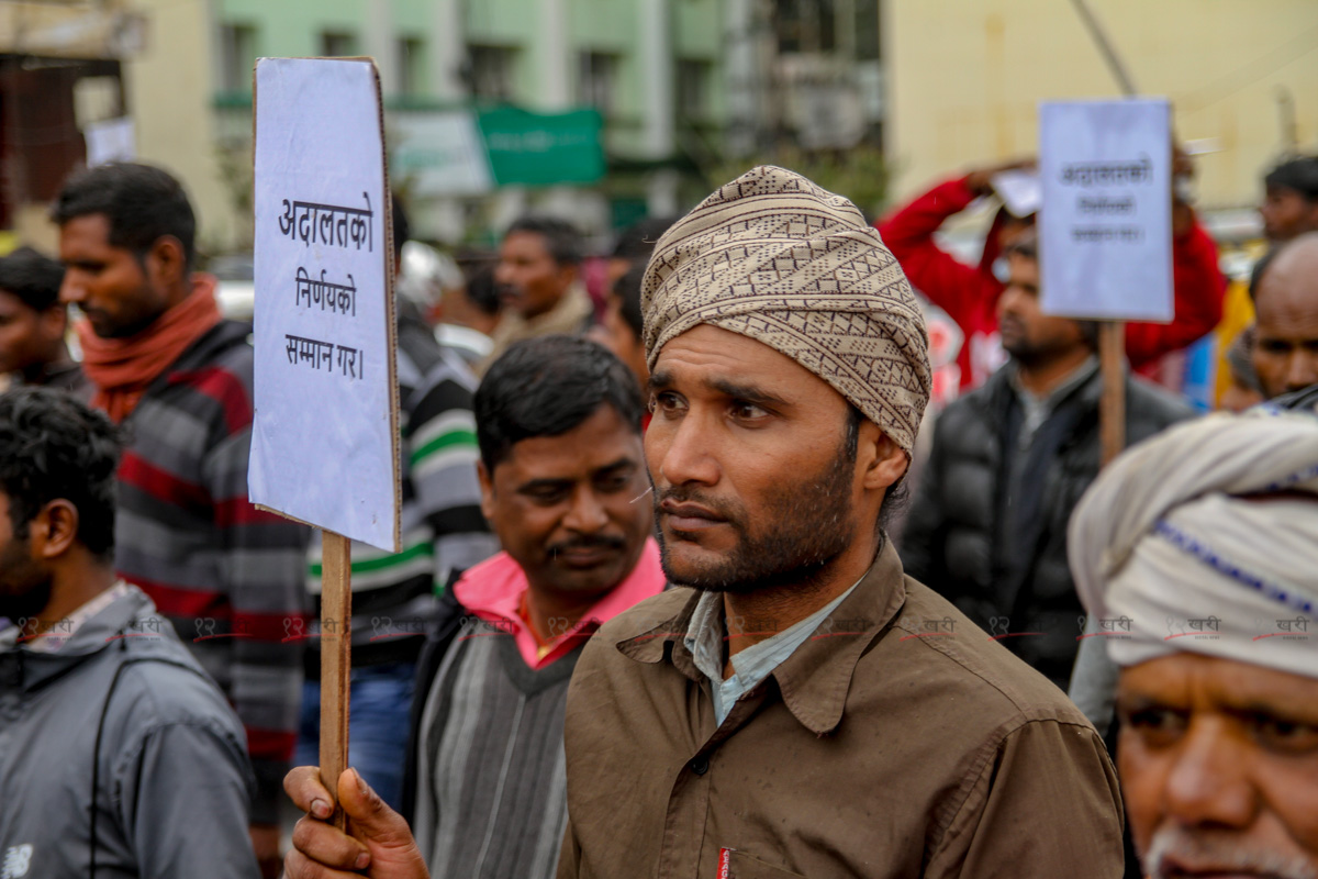 मेयर बालेनको निर्णयविरुद्ध कवाड व्यवसायी तीन दिनदेखि प्रदर्शनमा (तस्बिरहरू)