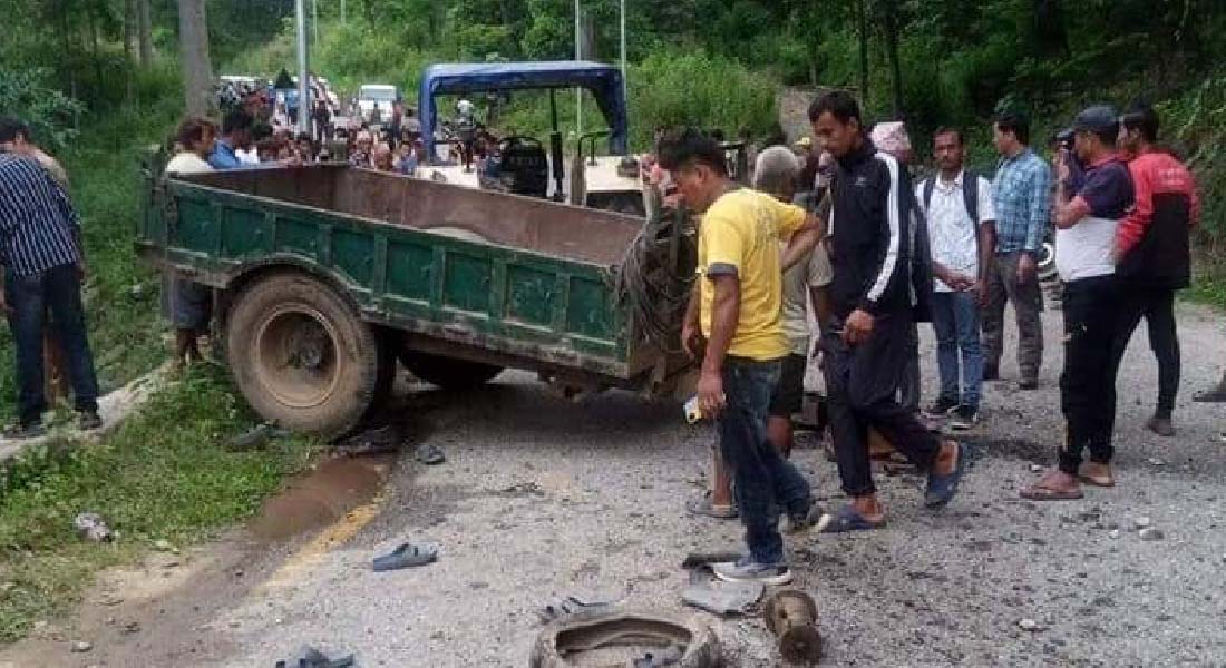 सङ्खुवासभामा मलामी बोकेको ट्याक्टर दुर्घटना हुँदा दुईजनाको मृत्यु, ३१ घाइते