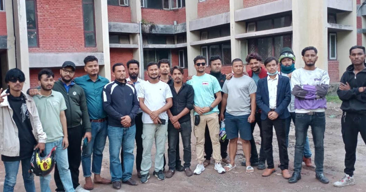 त्रिवि सेवा आयोगमा नेविसंघको ताला, अध्यक्ष भट्टराई र सदस्य ढकाललाई प्रवेश गर्न नदिने