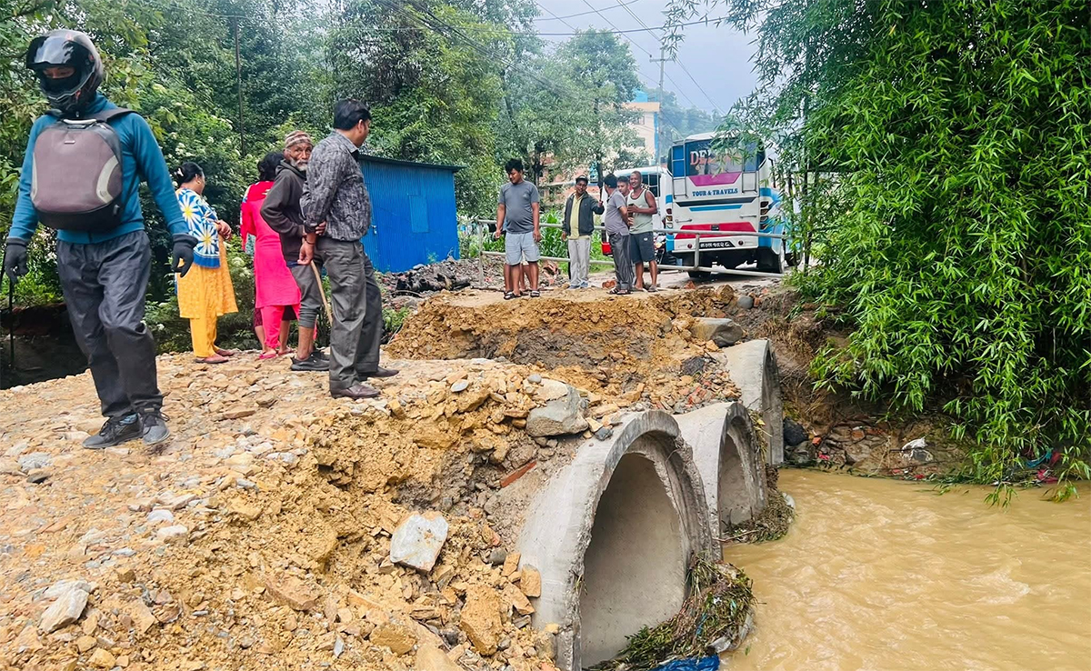 भक्तपुर–नाला सडक फेरि पूर्ण रूपमा अवरुद्ध