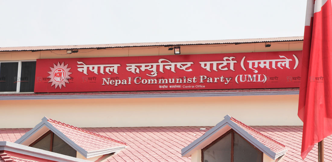 पूर्वमन्त्री दुलालले हातपात गरेको ओली पक्षको आरोप