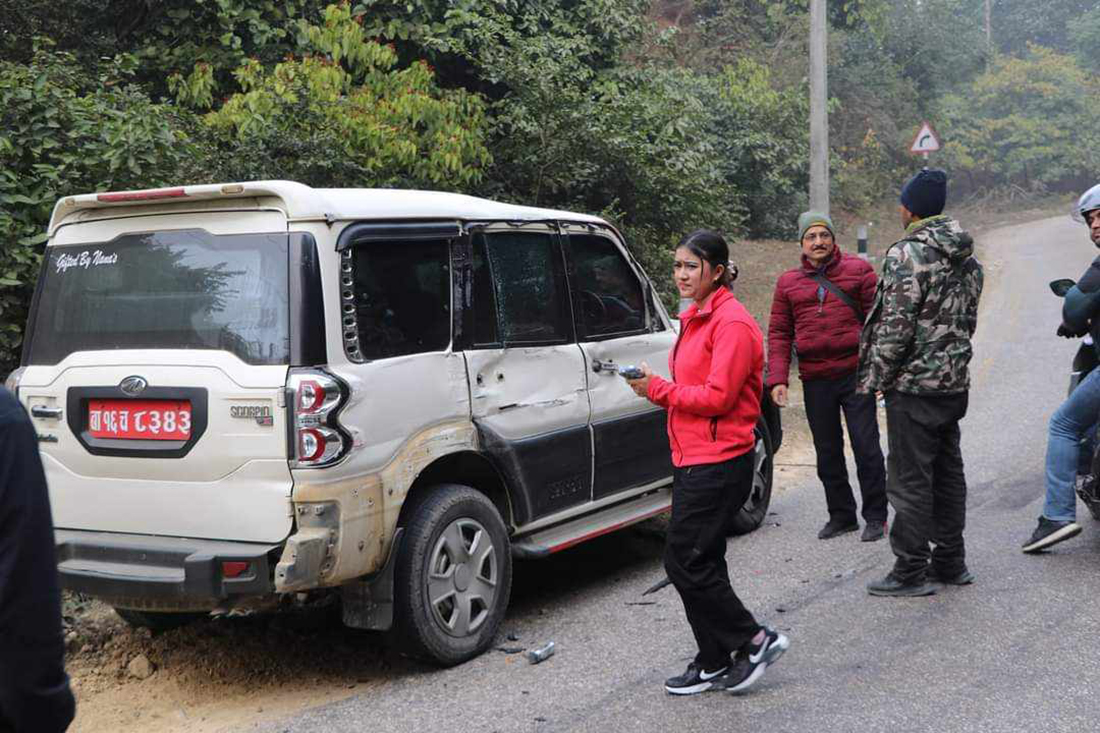 गायिका रचना रिमाल सवार स्कार्पियो बाँकेमा ट्रकसँग ठोक्कियो