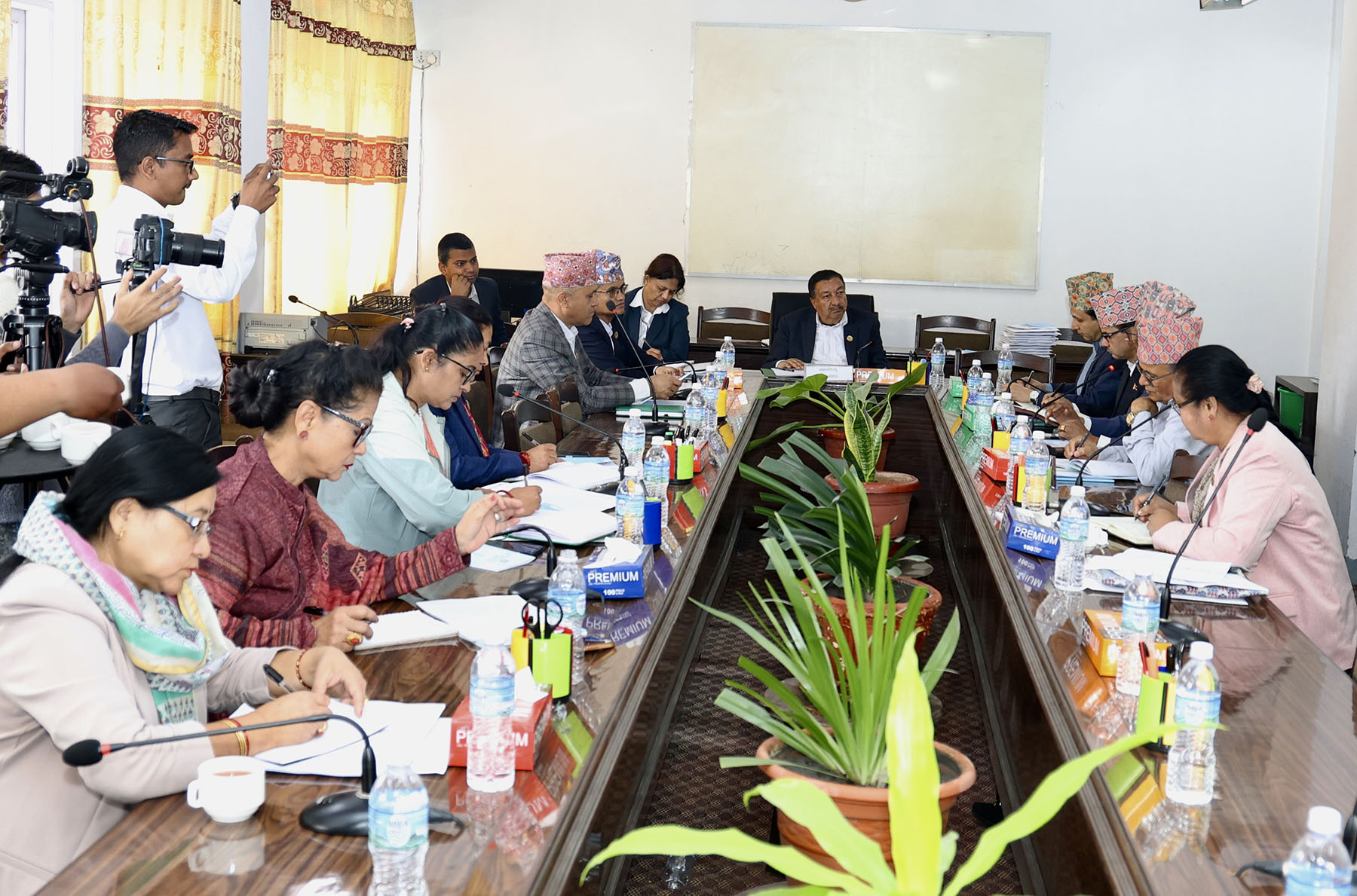 बैंकर र व्यवसायी छुट्याउने नीतिको स्वागत, ऋणमा कडाइ गर्न नहुने