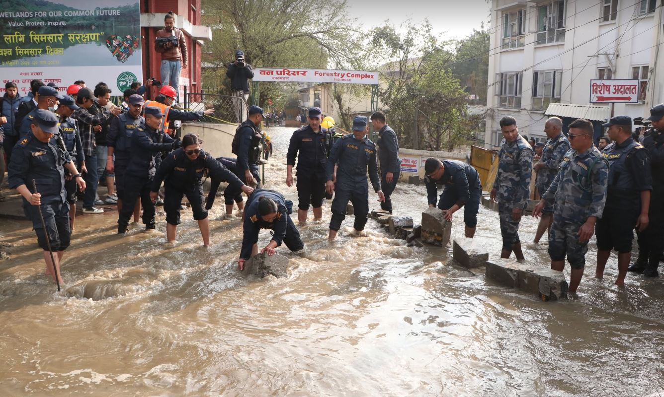 म्याप बेवास्ता गरेर काम गर्दा फुट्यो बबरमहलमा पाइप 