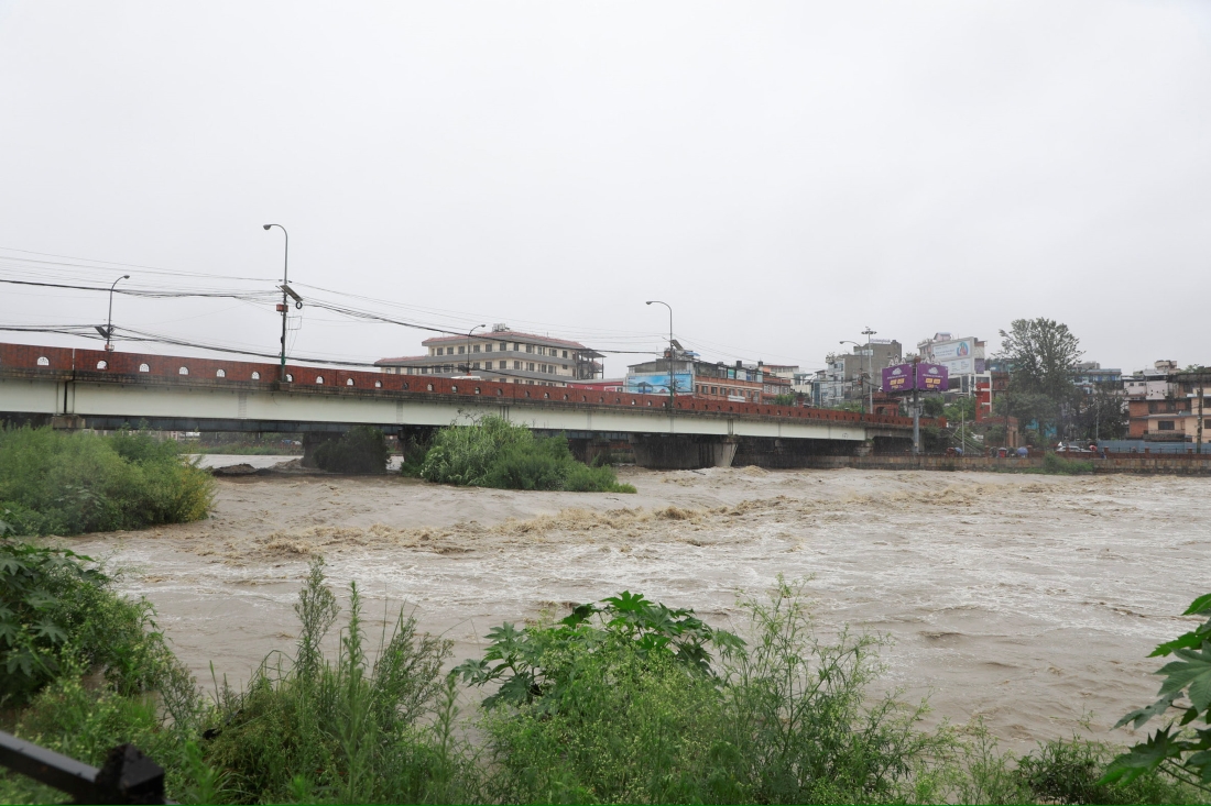 एमाले कार्यालयमा पानी, खोला उर्लिंदा काठमाडौंमा डुबान (भिडियोसहित)