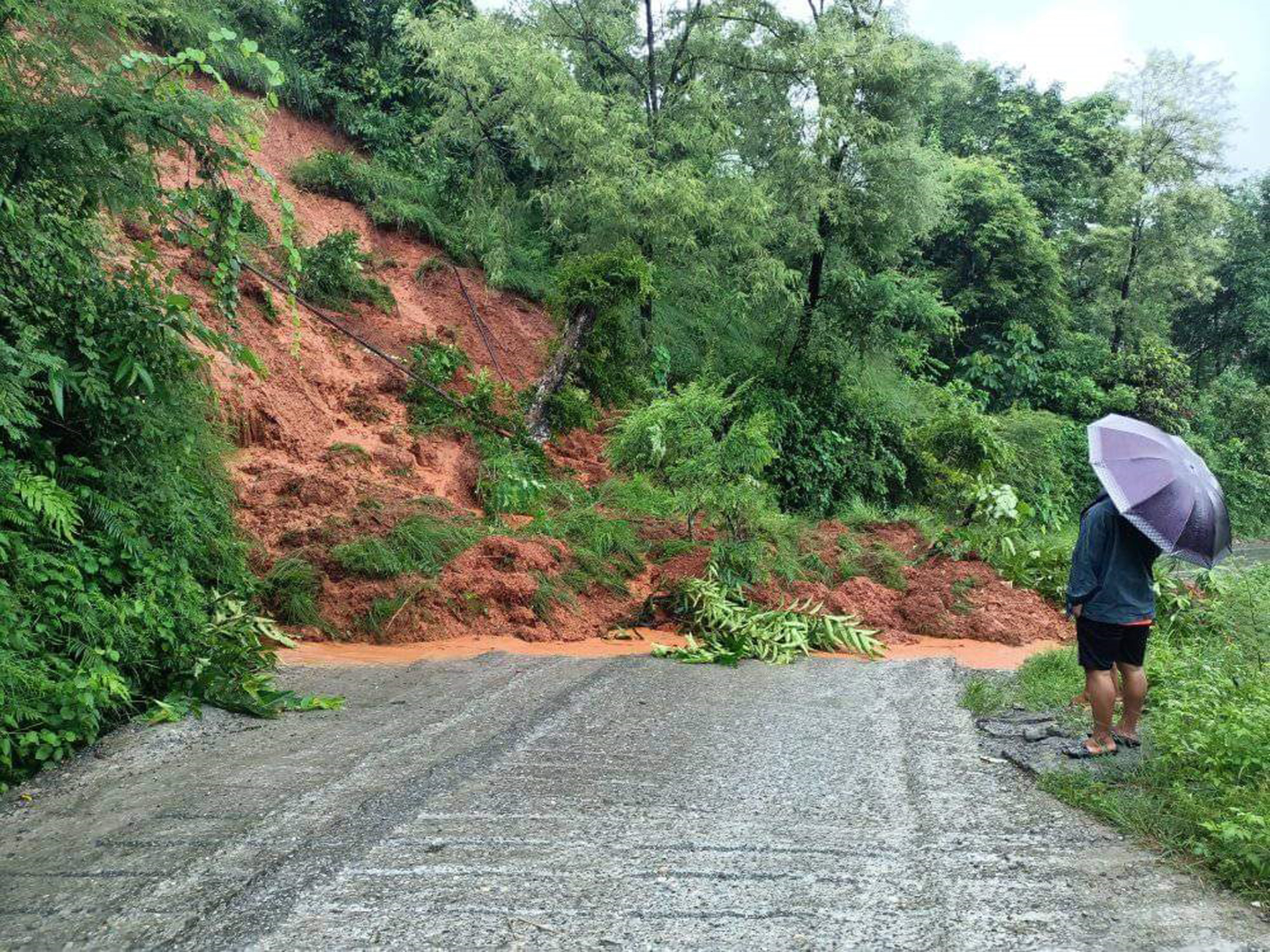 कर्णाली राजमार्ग चार दिनदेखि अवरुद्ध