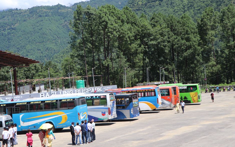 जग्गा दान गरेको २३ वर्षपछि दाबगरामा पुग्यो बस