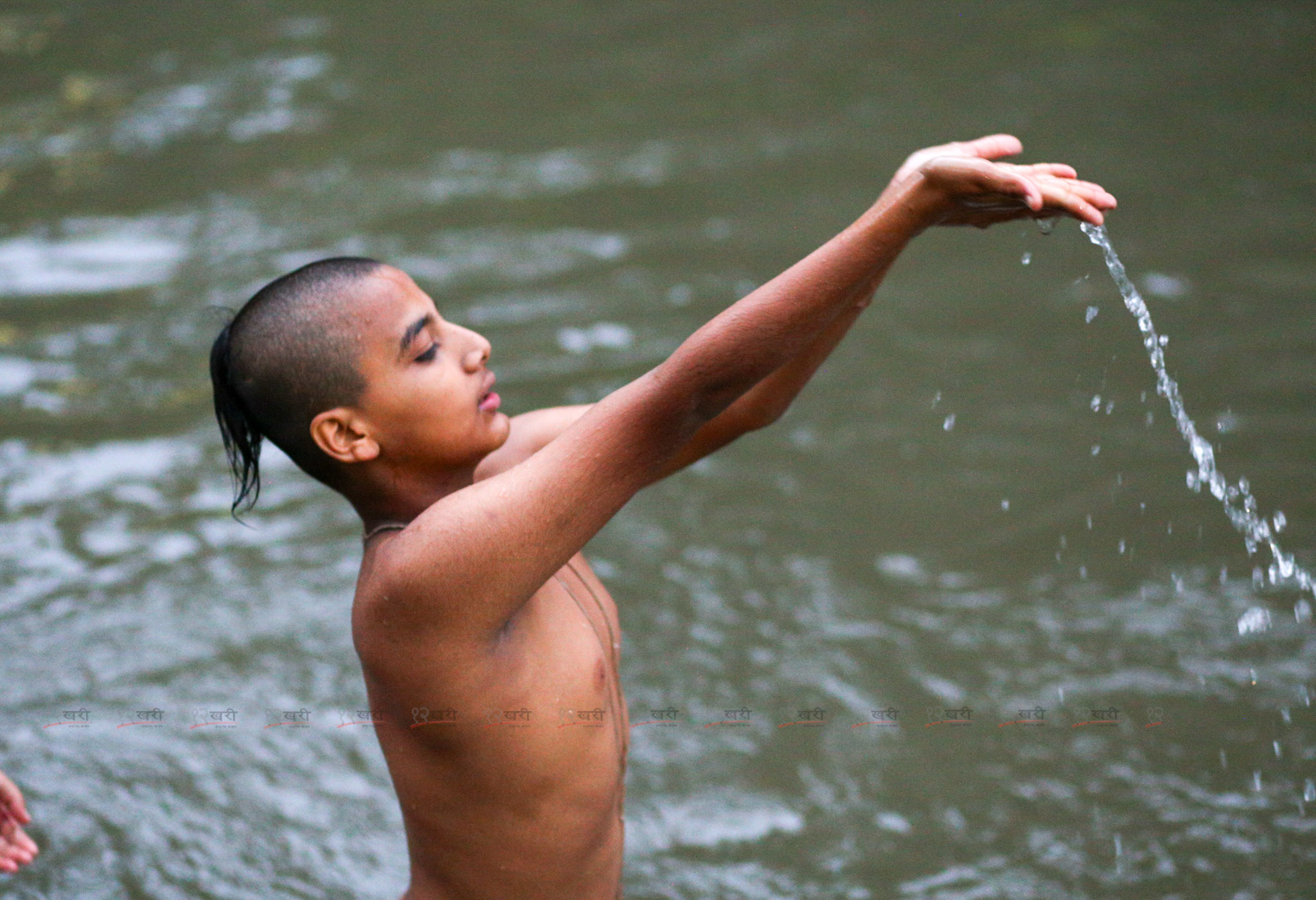 आज जनैपूर्णिमा, रक्षाबन्धन धारण गरेर मनाइँदै (तस्बिरहरू)