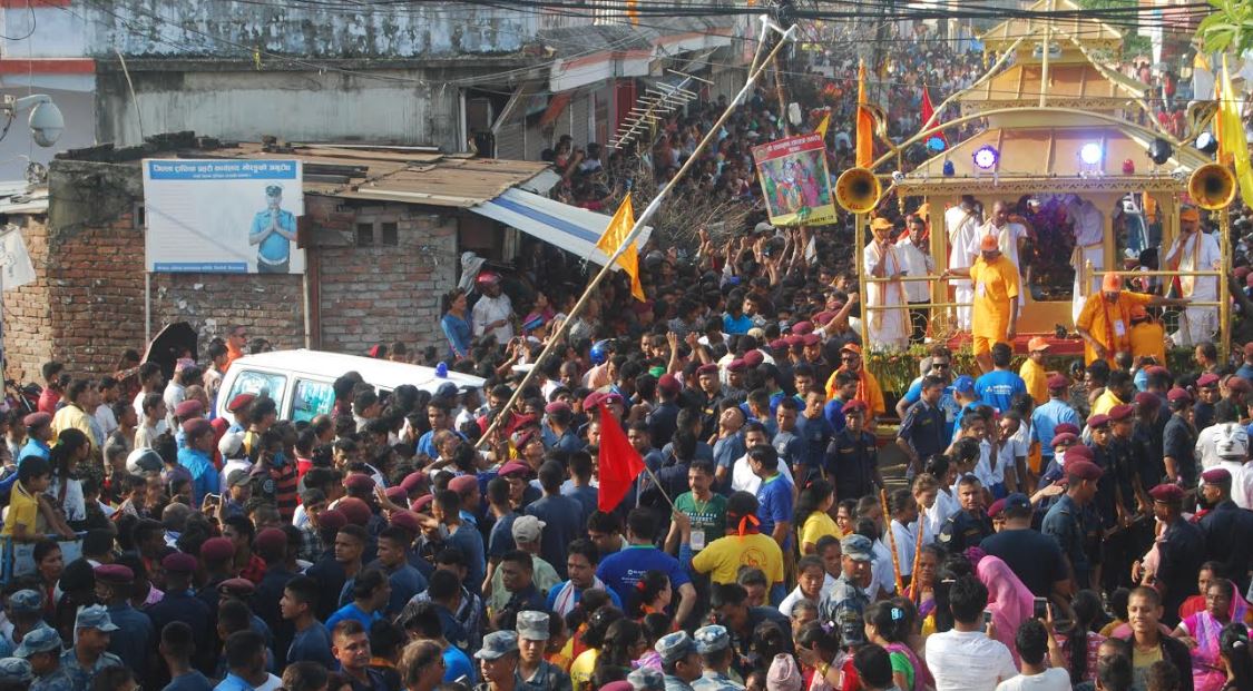 भव्य भयो विराटनगरको राधाकृष्ण रथयात्रा