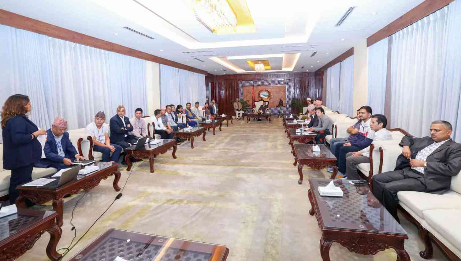 मिथेन ग्याँस र धौवादी फलाम उत्खनन्बारे प्रधानमन्त्री– छिटो उत्पादनमा लाग्नुस्