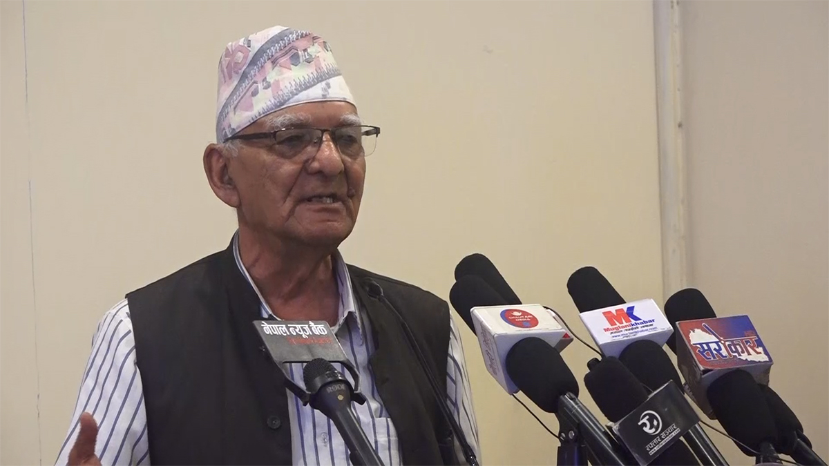 नेता र प्रशासकको चिन्तन कमाउने मात्र भयो : चित्रबहादुर केसी
