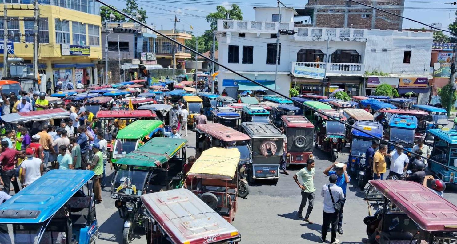 विराटनगरमा सिटी रिक्सा चालकको प्रदर्शन