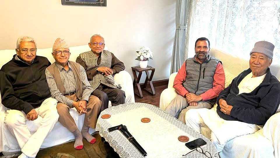 ताजा समझदारी माग्दै जिम्मेवारीमा नभएका कांग्रेसका नौ नेता