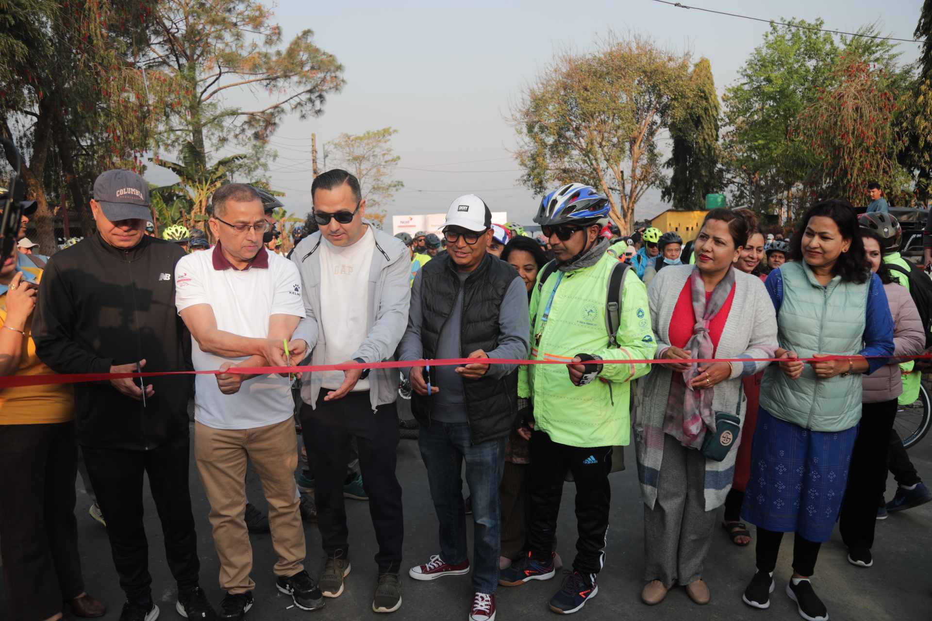 एनसेल बाह्रखरी गल्फ प्रतियोगिताको पूर्वसन्ध्यामा पोखरामा साइकल र्‍याली (तस्बिरहरू)