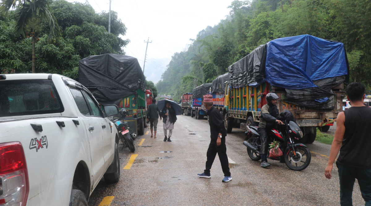 धरान–धनकुटा सडक एकतर्फी सञ्चालनमा