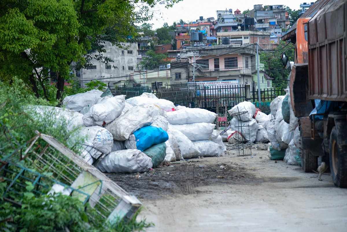 सुक्खा फोहोर बिक्री गर्न काठमाडौं महानगरले लगायो ठेक्का