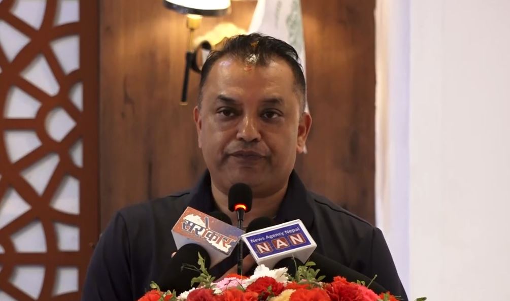 ज्ञानेन्द्र शाहलाई धोएर कसैले संवैधानिक बनाउन सक्दैन : गगन थापा