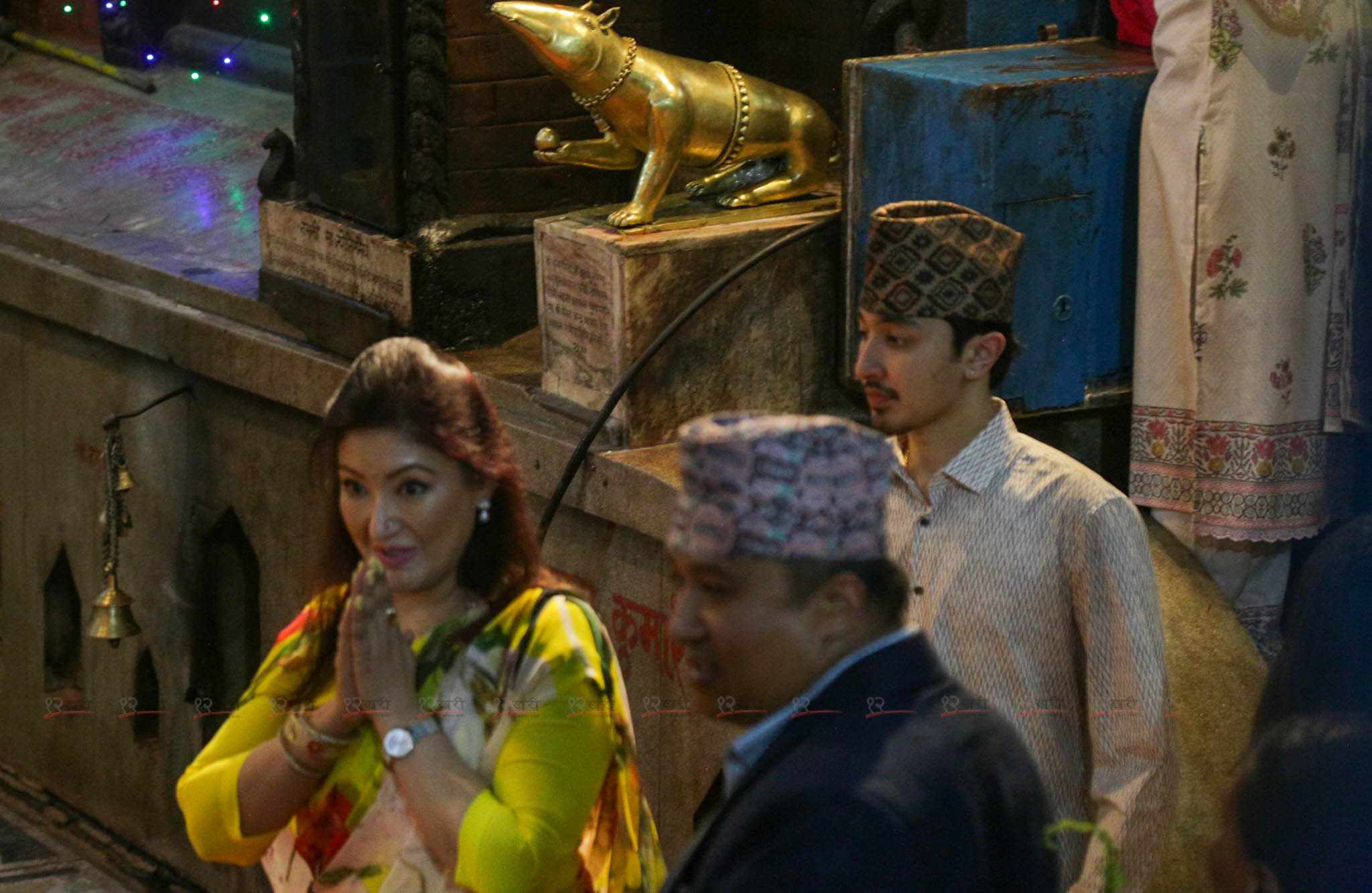 दरबार हत्याकान्डमा मारिएकाको सम्झनामा हिमानी र हृदयन्द्रले गरे दीप प्रज्ज्वलन