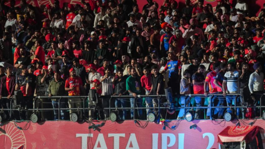 भारत–पाकिस्तान तनावले आईपीएल स्थगित 